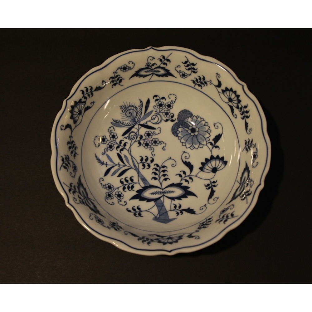 Blue Danube Japan Blue Onion-Salad Serving Bowl (9" /23cm) Porcelain Dinnerware